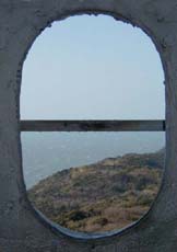 小窓から見た 東京湾